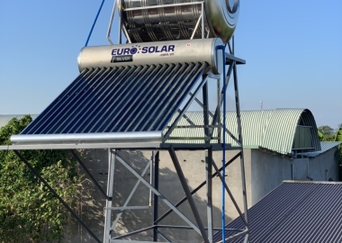 Cung cấp và lắp đặt 04 máy lạnh, hệ thống nước nóng năng lượng mặt trời nhà cấp 4 tại Bình Lộc-Long Khánh-Đồng Nai